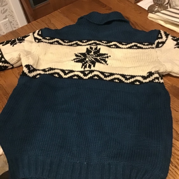 Lost Horizons - Picture 2 of 3